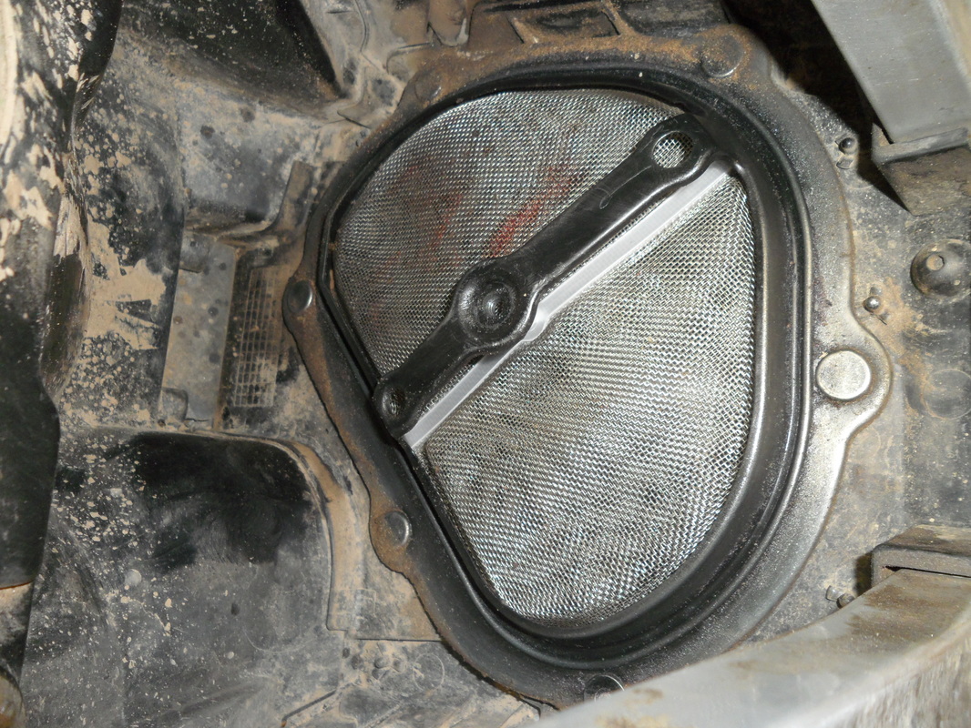 example of a dirty airbox on a dirt bike