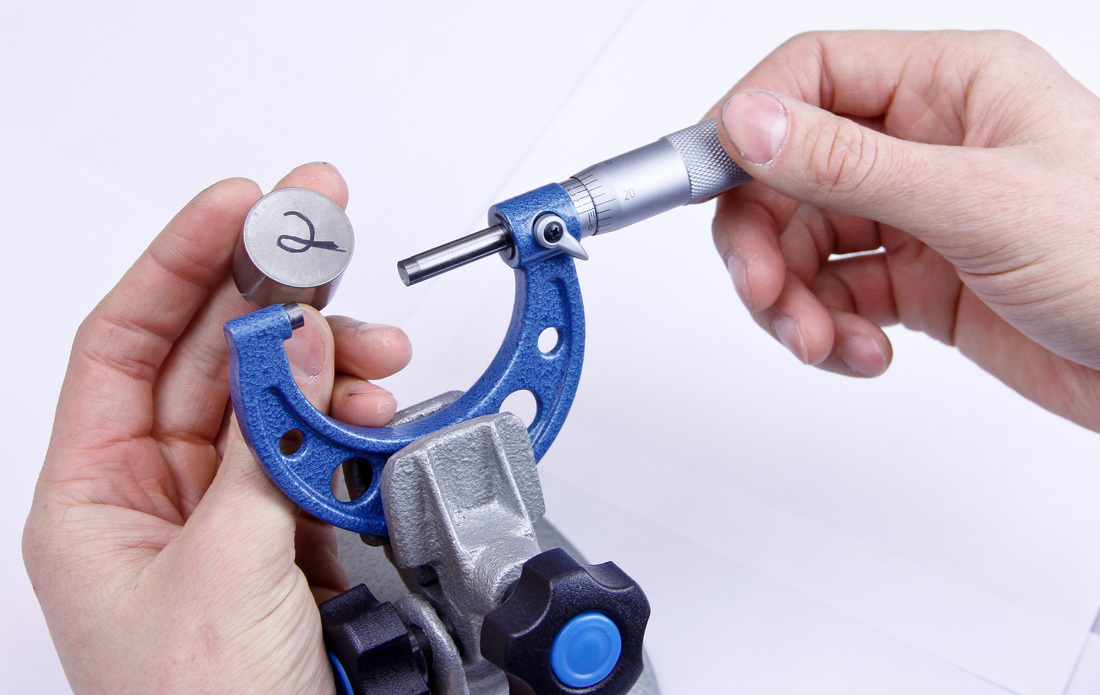 how to use a micrometer