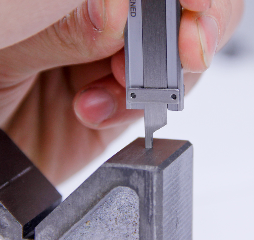 how to calibrate calipers for depth measurements
